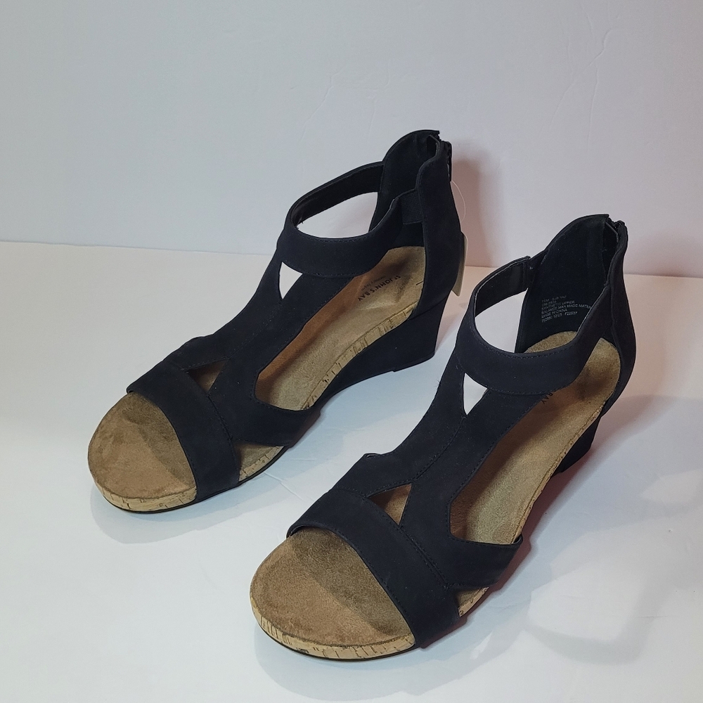 St. John's Bay Black Open-Toe T-Strap Wedge Sandals NWT Womens  Size 11
